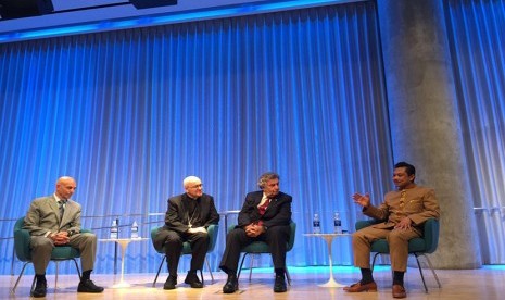 Panel diskusi tentang hubungan antar agama, radikalisme dan peranan agama dalam perdamaian dunia di WTC Museum Hall, New York, Jumat (1/9).