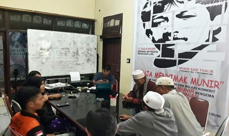 Kantor Lembaga Bantuan Hukum (LBH) Kota Padang didatangi sejumlah perwakilan dari organisasi masyarakat (Ormas) yang menamakan diri Forum Masyarakat Minangkabau (FMM), Selasa (19/9) siang. 