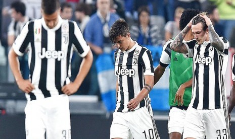  Juventus harus menelan pil pahit, kalah 1-2 dari Lazio pada lanjutan Liga Seri A Italia di Stadion Allianz, Turin, Ahad (15/10) dini hari WIB.