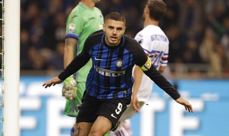  Selebrasi pemain Inter Milan Mauro Icardi setelah menjebol gawang Sampdoria dalam laga Seri A di Stadion San Siro, Milan, Rabu (25/10) dini hari WIB.