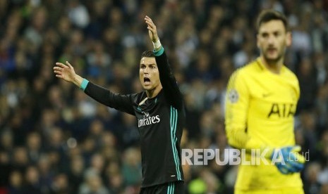 Pemain Real Madrid Cristiano Ronaldo saat melawan Tottenham Hotspurs pada laga keempat Grup H Liga Champions di Stadion Wembley, Kamis (2/11) dini hari WIB.