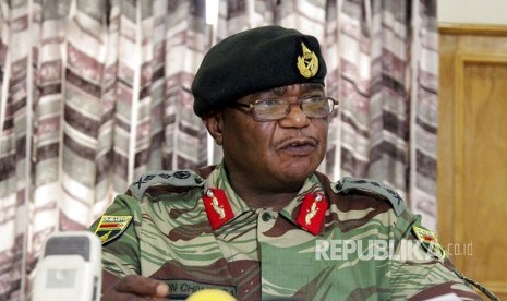 Panglima Pasukan Pertahanan Zimbabwe Jenderal Constantino Chiwenga.