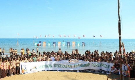 Upacara Pembukaan Perkempinas 2017 di Lapangan Utama Bumi Perkemahan Pantai Manggar, Balikpapan, Kalimantan Timur pada Ahad (19/11) siang.