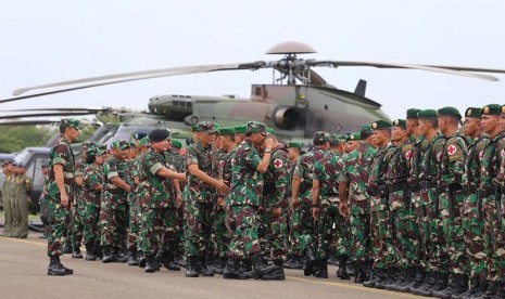 Panglima TNI Marsekal TNI Hadi Tjahjanto didampingi para Kepala Staf Angkatan dan Pangkostrad, memberangkatkan Satuan Tugas Kesehatan TNI (Satgaskes TNI) untuk mengatasi masalah Gizi Buruk dan wabah penyakit Campak diwilayah Timika , Papua dan Papua Barat.