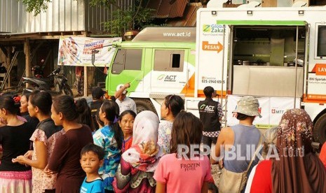  Humanity Food Truck ACT, truk  besar yang disulap menjadi dapur masak umum. 