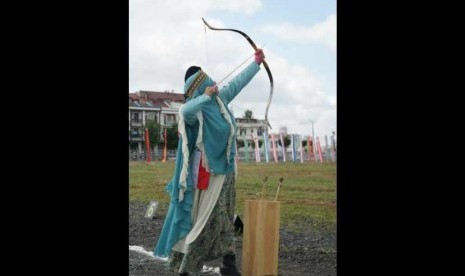 Perkumpulan Olahraga Panahan Berkuda Indonesia atau KPBI berhasil membawa Indonesia Juara III dalam turnamen internasional panahan tradisional Fetih Kupasi Cup ke-6 di Istanbul Turki, 27-29 Mei 2018.