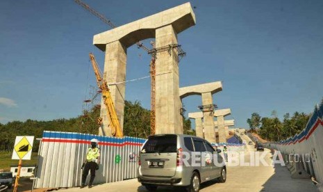   Jalur darurat jembatan Kali Kenteng dengan elevasi 10 derajat di ruas tol fungsional Salatiga-Kartasura di wilayah Kecamatan Susukan, Kabupaten Semarang.