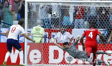 Pesepak bola Inggris Harry Kane setelah mencetak gol kedua pada pada pertandingan grup G Piala Dunia 2018 antara Inggris melawan Panama di Stadion Nizhny Novgorod, Ahad (24/6).