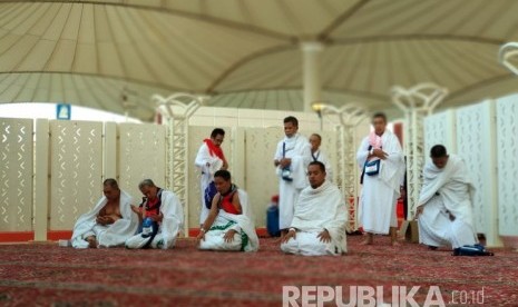 Jamaah haji Indonesia gelombang kedua mulai tiba di Bandara King Abdul Aziz, Jeddah, Senin (30/7).