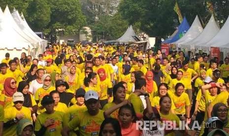 Ribuan peserta yang berasal dari masyarakat dan berbagai komunitas olahraga lari ikut turun memeriahkan Fit & Fun Run 5K yang dihelat Eka Hospital, Ahad (2/9) di Eka Hospital BSD, Tangerang Selatan. 