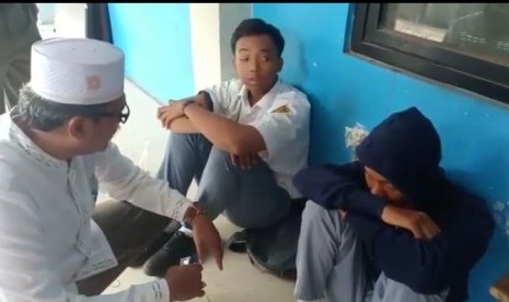 Dua pelajar SMK Negeri yang terciduk menghisap ganja sintetis  atau tembakau gorila, diberi kesempatan kedua oleh BNN (Badan Narkotika  Nasional) Tangerang