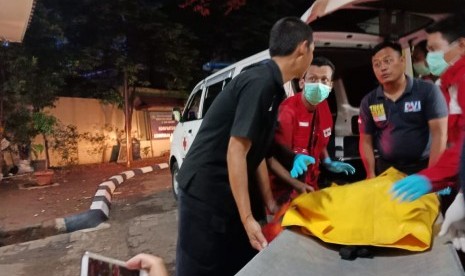 9 kantung jenazah Pesawat Lion Air JT 610 tiba di Rumah Sakit Polri, Senin (29/10), Jakarta. Dikabarkan terdapat 1 kantung jenazah lagi yang segera menyusul.