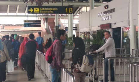 Kecemasan para pengantar penumpang pesawat Lion Air.