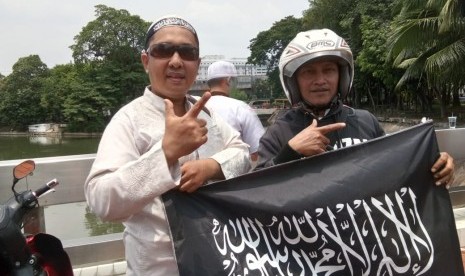 Massa Aksi Bela Tauhid II mulai memadati masjid Istiqlal untuk menunaikan ibadah salat Jumat.  