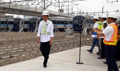 President Joko Widodo (Jokowi) visits MRT Depo at Lebak Bulus, South Jakarta, Tueday (Nov 6). 