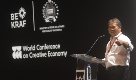 Menkominfo Rudiantara menyampaikan materi saat menghadiri kegiatan World Conference on Creative Economy (WCCE) di Nusa Dua, Bali, Rabu (7/11/2018). 