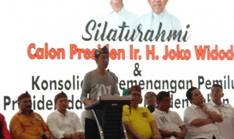 Incumbent President Joko Widodo (Jokowi) delivers a speech at the West Java Regional Campaign and Consolidation Team for the Jokowi-Ma'ruf Pair in Bandung, on Saturday.