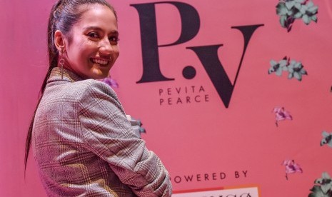 Artis Pevita Pearce.