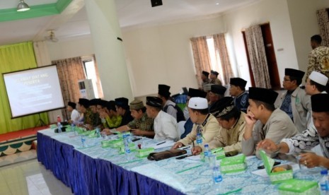 Majelis Ulama Indonesia (MUI) Kota Depok mengadakan kegiatan Pelatihan Penelitian dan Penulisan Buku Peta Dakwah di Kota Depok di Aula Gedung MUI Kota Depok, Kamis (6/12/2018). 