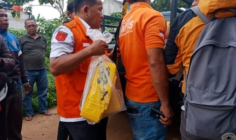 Pihak kepolisian Jawa Barat menggelar rekonstruksi kasus pembunuhan Dufi, di Bojong Kulur, Kabupaten Bogor, Senin (10/12). 