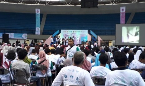 Pemda DIY menyelenggarakan Kampanye dan Deklarasi Pencegahan Stunting; di Gedung Olahraga (GOR) Amongrogo Yogyakarta, Jumat (14/12).