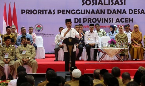  President Joko Widodo reminds the priority of using village funds in 2019 at the AAC Dayan Dawood Unsyiah Building, Banda Aceh, Aceh, Friday (Dec 14).