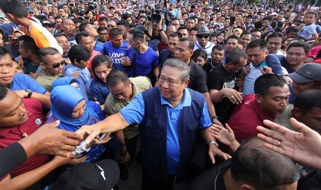 Ketua Umum Partai Demokrat Susilo Bambang Yudhoyono (tengah). 