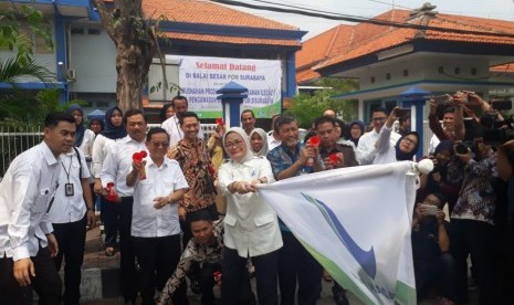 Badan Pengawas Obat dan Makanan (BPOM) melalui Balai Besar POM di Surabaya memusnahkan 962 item dengan total 446.452 pack produk obat dan makanan ilegal dengan nilai keekonomian mencapai Rp 10,7 miliar. Pemusnahan yang dipimpin langsung oleh Kepala BPOM RI Penny K. Lukito tersebut, secara simbolis dilakukan di hqlaman kantor BBPOM Surabaya, Jalan Karang Menjangan Nomor 20, Airlangga, Gubeng, Surabaya, Selasa (18/12).