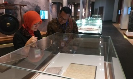 Beberapa koleksi yang dipajang di Museum Islam Indonesia KH Hasyim Asy'ari yang terletak di Kawasan Pendidikan Tebu Ireng, Jombang. Museum yang mulai dibangun pada tahun 2014 ini akan segera di soft launching pada Selasa (18/12) oleh Mendikbud Muhadjir Effendy. 