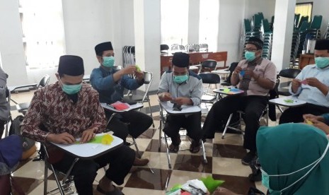 Peserta mengikuti salah satu kegiatan workshop Gerakan Sekolah Menyenangkan (GSM) di Pondok Pesantren (Ponpes) Tebuireng, Jombang. 