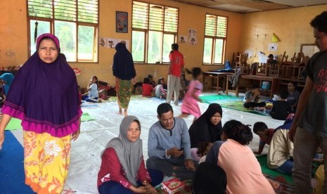 Kondisi pengungsi di SDN Cigeulis 1, Desa Cigeulis, Kecamatan Cigeulis, Kabupaten Pandeglang, Banten, Selasa (25/12).