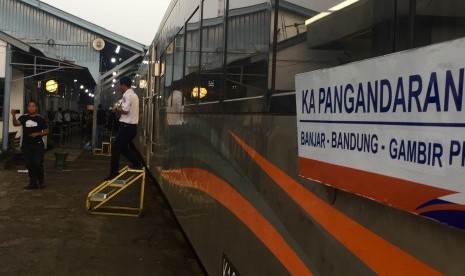 PT Kereta Api Indonesia (Persero) atau KAI meluncurkan kereta api  (KA) Pangandaran di Stasiun Banjar, Jawa Barat pada Rabu (2/1).