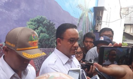 Gubernur DKI Jakarta Anies Baswedan di Kelurahan Sunter Jaya, Tanjung Priok, Jakarta Utara, Rabu (2/1). 