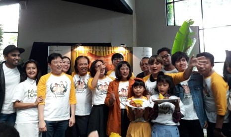 Acara konferensi pers syukuran atas pencapaian film Keluarga Cemara di Ecology Kemang Jakarta Selatan, Senin (14/1). 