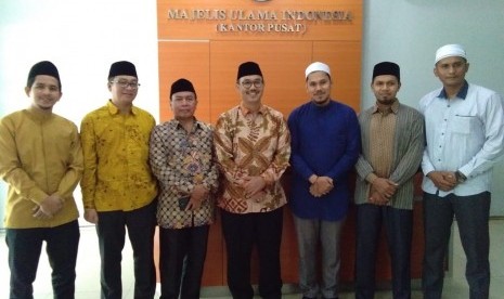 Pengurus Ikatan Dai Aceh (IDA) saat bersilaturrahim dengan  pengurus Majelis Ulama Indonesia (MUI) di Kantor MUI, Jalan Proklamasi,  Jakarta Pusat, Selasa (15/1).