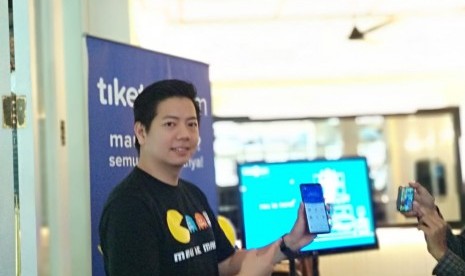 Co-Founder dan Chief Marketing Officer Tiket.com Gaery Undarsa menjelaskan mengenai pertumbuhan jumlah transaksi sepanjang 2018 dan target yang akan diraih pada 2019 di kawasan Jakarta Selatan, Kamis (17/1). 