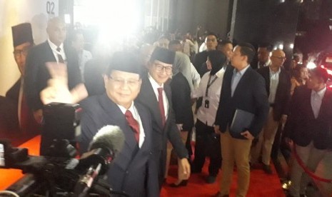 Pasangan capres dan cawapres nomor urut 02 Prabowo Subianto - Sandiaga Salahuddin Uno tiba di Hotel Bidakara, Jakarta, Kamis (17/1). 