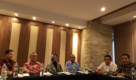 Partai Keadilan Sejahtera dan Partai Gerindra DKI Jakarta bersama panelis dari kalangan profesional yang akan membantu fit and proper test cawagub DKI melakukan pertemuan di Hotel Aryaduta, Jakarta Pusat, Rabu (23/1).