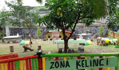 Taman Kelinci di Taman Balekambang Solo.