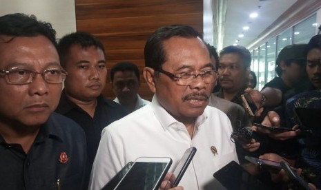 Jaksa Agung HM Prasetyo usai menghadiri rapat di Komisi III DPR RI, Jakarta, Rabu (23/1). 