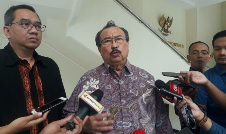 Sejumlah pengurus Gabungan Perusahaan Farmasi (GP Farmasi) usia menemui Wakil Presiden Jusuf Kalla, di Kantor Wakil Presiden, Jalan Medan Merdeka Utara, Jakarta, Rabu (30/1).