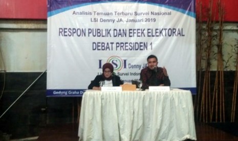 Rilis survei LSI Denny JA pasca debat kandidat sesi ke-1, Pulo Gadung Jakarta Timur, Rabu (30/1).