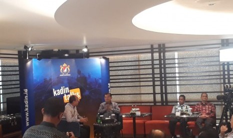 Wakil Presiden Jusuf Kalla saat menjadi narasumber di Kadin Talk, Menara Kadin Indonesia, Jalan Rasuna Said Kuningan, Jakarta, Kamis (31/1).