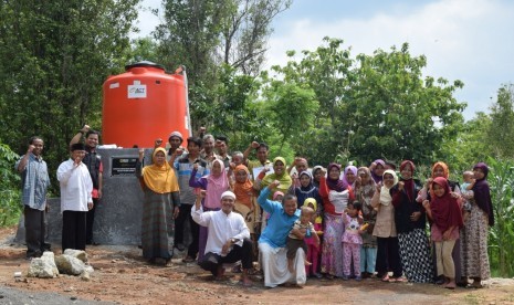 Global Wakaf-ACT DIY Serahterimakan Sumur Wakaf Dusun Bangkan.