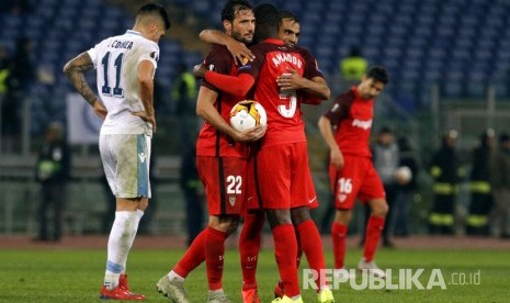   Lazio harus menelan pil pahit usai dikalahkan Sevilla dengan skor 0-1 di kandangnya sendiri di Stadion Olimpico Roma, Jumat (15/2) dini hari WIB.