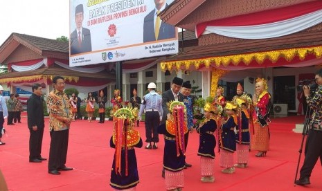 Presiden Jokowi tiba di Bandara Fatmawati Soekarno Bengkulu, Jumat (15/2) untuk membuka Tanwir Muhammadiyah ke-51.