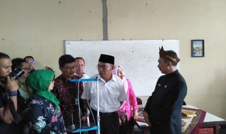 Mendikbud Muhadjir Effendy: Menteri Pendidikan dan Kebudayaan (Mendikbud) Muhadjir Effendy saat mengunjungi SMKN 9 Bandung, Jawa Barat, Kamis (21/2). 