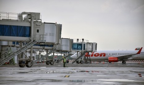 Dampak Tiket Pesawat Mahal: Pesawat berada di apron Lombok International Airport (LIA) di Praya, Lombok Tengah, NTB, Jumat (22/2/2019).