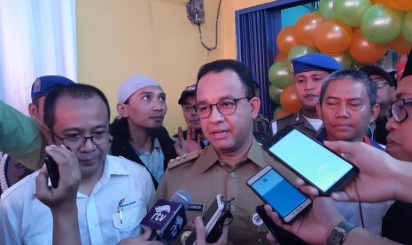 Anies Baswedan Peresmian Gerai Serikat Pekerja: Gubernur DKI Jakarta Anies Rasyid Baswedan meresmikan gerai Sekretariat Federasi Serikat Pekerja Seluruh Indonesia (SPSI) Logam Elektronik dan Mesin (LEM) di Cakung Barat, Jakarta Timur, Selasa (26/2)