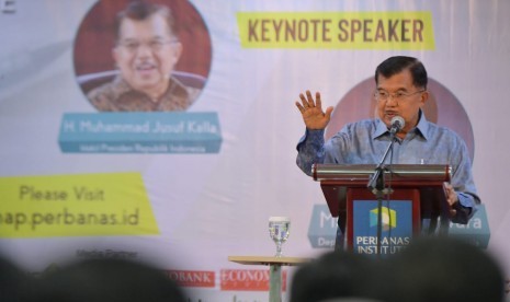 SNAP 2019: Wapres Jusuf Kalla menjadi pembicara kunci pada Seminar Nasional Perbanas Institute 2019 (SNAP 2019) yang bertajuk “Rethinking of Business Model in The Innovation Era: A Consequence of Industry 4.0” di Perbanas Institute  Jl. Perbanas, Karet Kuningan, Setiabudi, K Jakarta Selatan, Rabu (27/2).